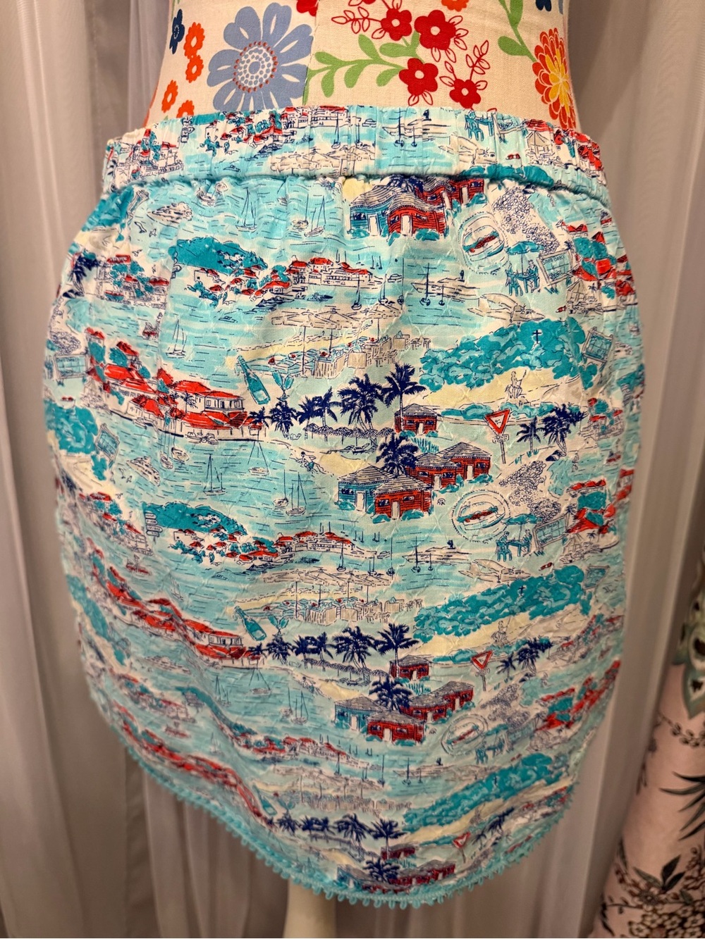 Vineyard Vines Tropical Mini Skirt in Aqua, Navy & Coral - Picture 3 of 9